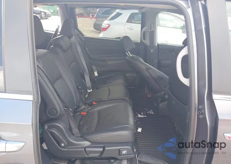 2024 Honda Odyssey Touring z USA, uszkodzony, nr VIN 5FNRL6H83RB030233